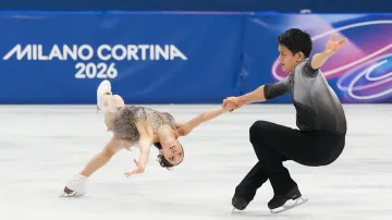 Vítězná volná jízda japonského sportovního páru Riku Miuraová a Rjuiči Kihara