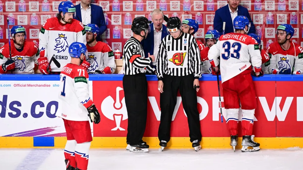 Střídačka českých hokejistů