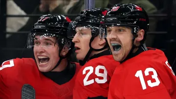 Vítězný gól MacKinnona v semifinále Kanada – Finsko