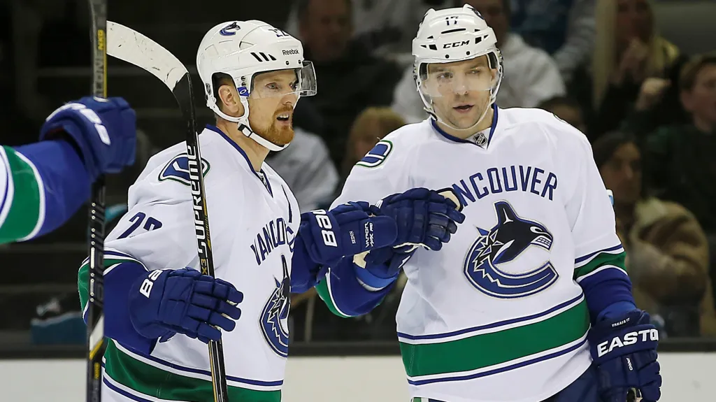 Radim Vrbata (vpravo) s Danielem Sedinem