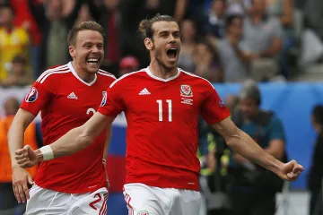 Gareth Bale slaví historicky první gól Walesu na ME