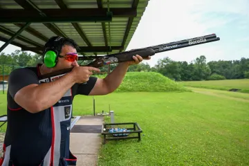 Sportovní střelec Jiří Lipták v akci