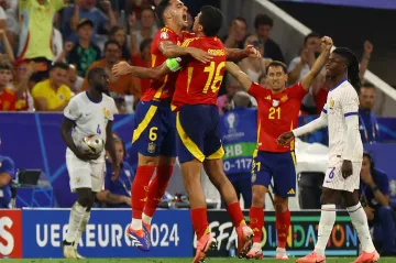 Fotbalisté Španělska se radují z postupu do finále mistrovství Evropy