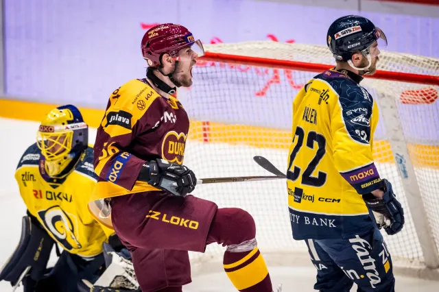 Dukla odstartovala finále první ligy dominantně a Zlínu nasázela pět gólů