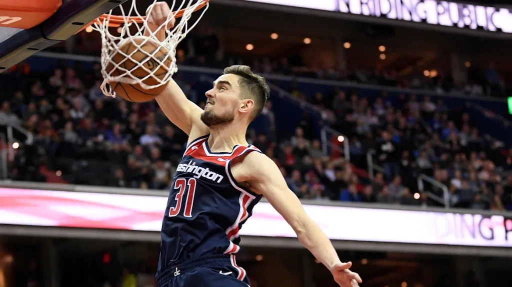 Tomáš Satoranský v dresu Washingtonu