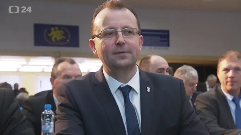 Novým předsedou Fotbalové asociace ČR se stal Malík, stanovy se nezmění