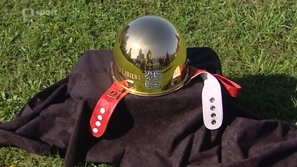 Organizátoři Zlaté přilby představili novou trofej