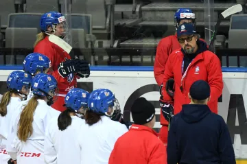 Trenér hokejové ženské reprezentace Tomáš Pacina