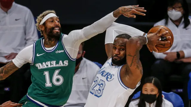 Lakers přehráli Dallas, Miami uspělo i bez Butlera