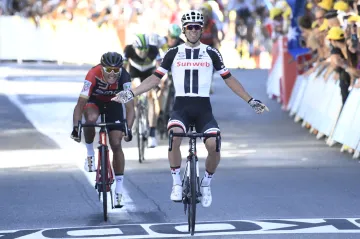 Michael Matthews poráží Grega Van Avermaeta