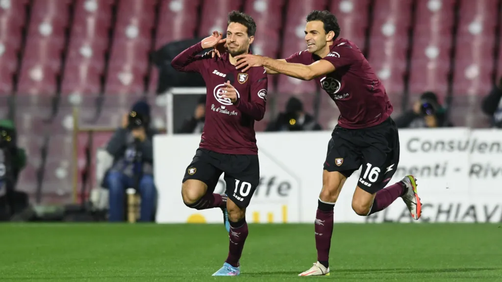 Simone Verdi po gólu nad Spezií