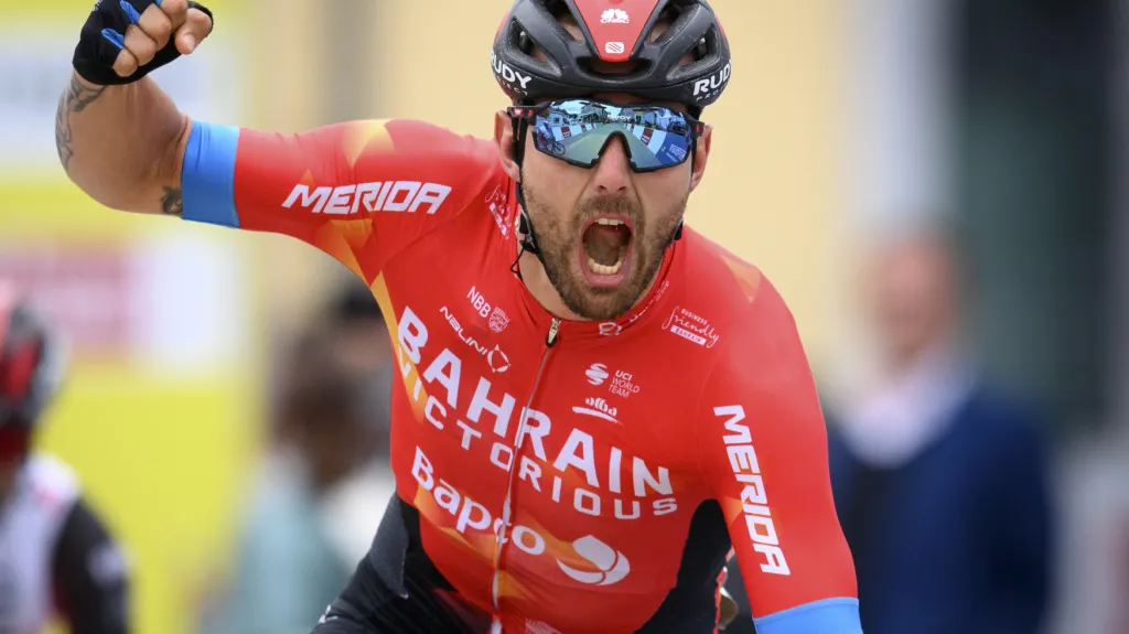 Sonny Colbrelli při triumfu v etapě Kolem Romandie