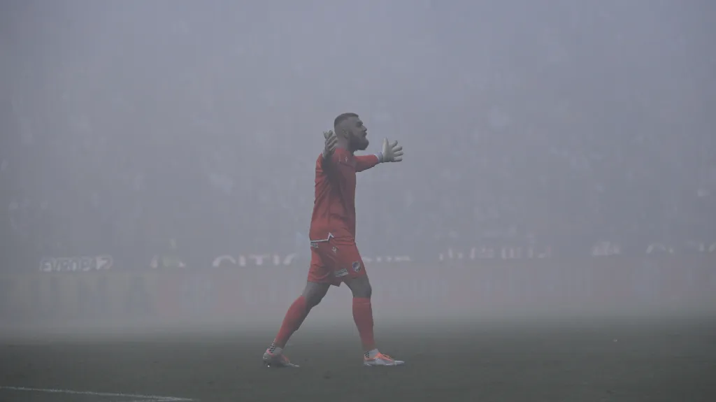 Nespokojený brankář Plzně Jindřich Staněk