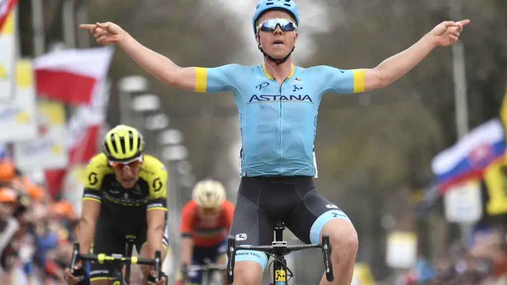 Michael Valgren poráží Romana Kreuzigera ve finiši Amstel Gold Race