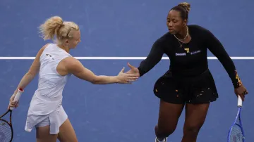 Siniaková s Townsendovou postoupily do semifinále čtyřhry