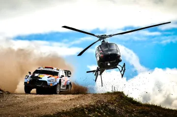 Neuville využil Ogierův defekt a v Portugalsku zapsal první triumf v sezoně
