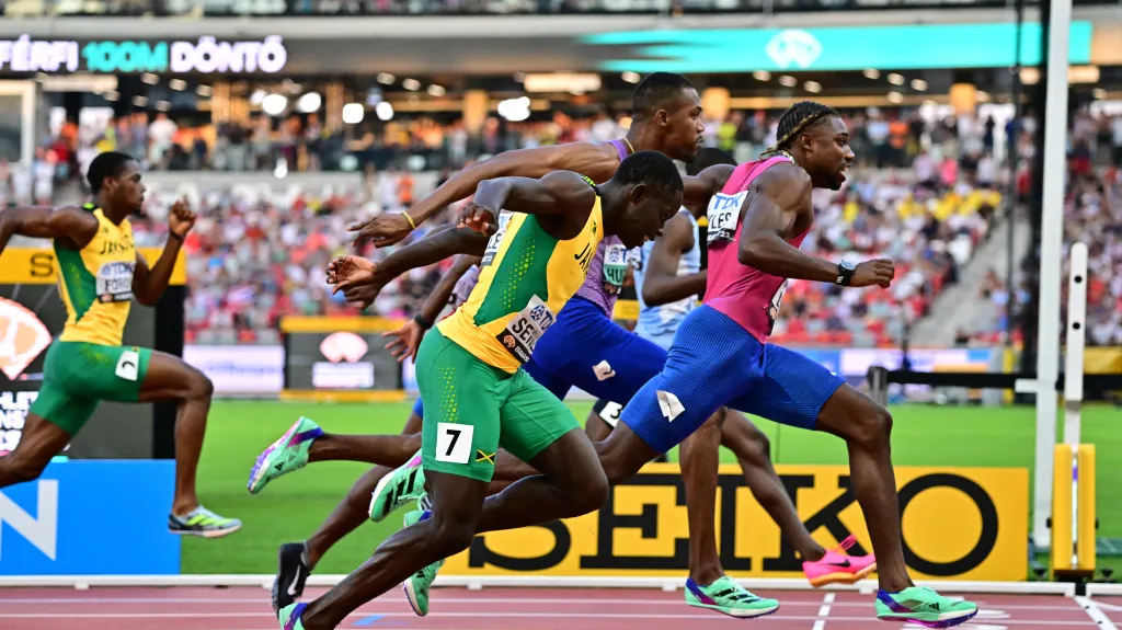 Američan Noah Lyles vítězí ve sprintu na sto metrů