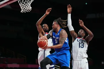 Blake Schilb v souboji s Kevinem Durantem