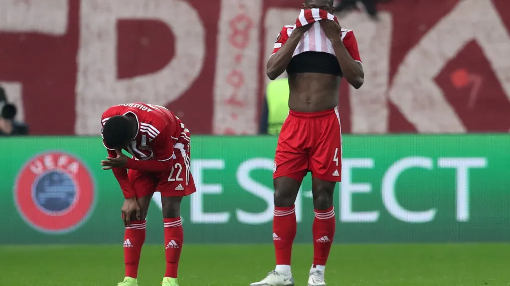 Zklamaní hráči Olympiakosu