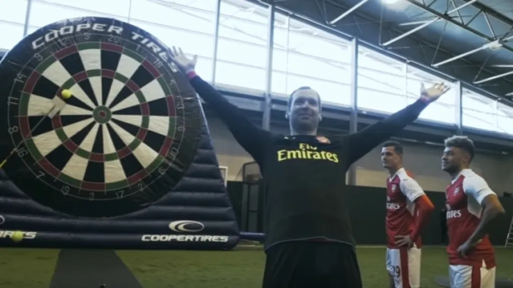 Petr Čech vítězem ve fotbalových šipkách