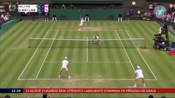 Šwiateková i Djokovič postoupili, Murray ve čtyřhře vypadl