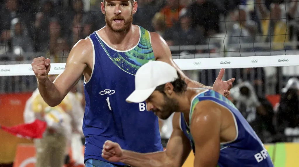 Olympijští vítězové Alison Cerutti a Bruno Schmidt