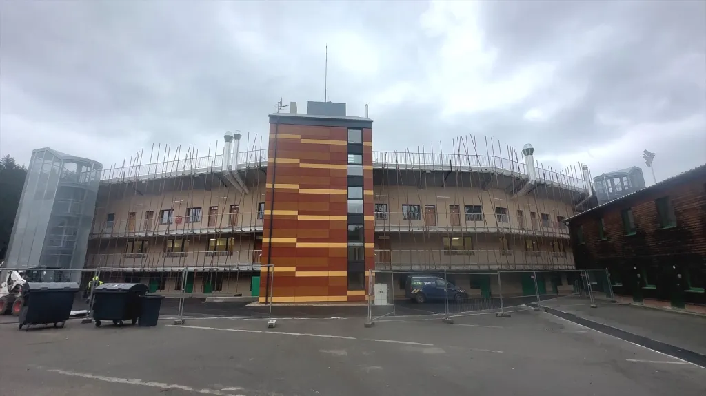 Zázemí nové tribuny Vysočina Areny