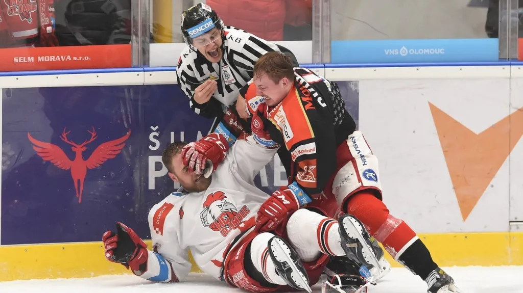 Bitka olomouckého Škůrka proti hradeckému Rožánkovi