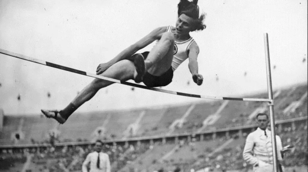 Horst Ratjen alias Dora Ratjenová na OH 1936
