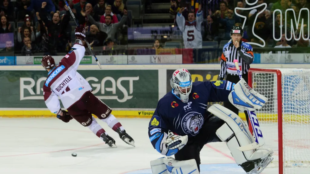 Sparťan Jan Buchtele slaví proměněný nájezd proti Liberci