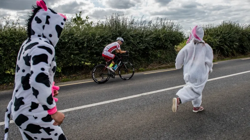 Cyklistický ultramaratonec Svatopluk Božák během závodu Kolem Irska