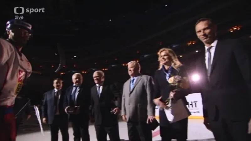 Slavnostní ceremoniál k uvedení nových členů do hokejové síně slávy