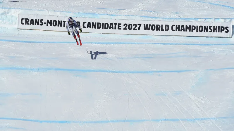 Ledecká spadla při sjezdu v Crans Montaně, opět vyhrála Goggiaová