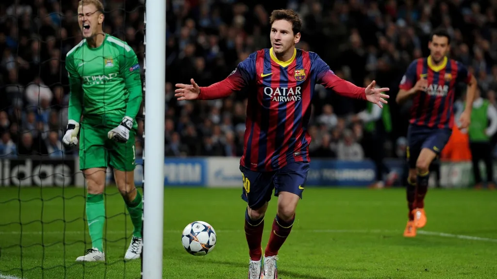 Lionel Messi slaví vstřelenou branku v síti Manchesteru City