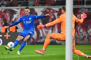 Patrik Schick skóruje v utkání proti Lipsku