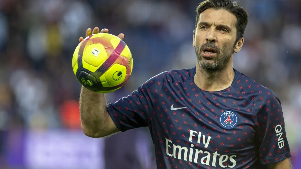 Italský brankář Gianluigi Buffon v dresu PSG