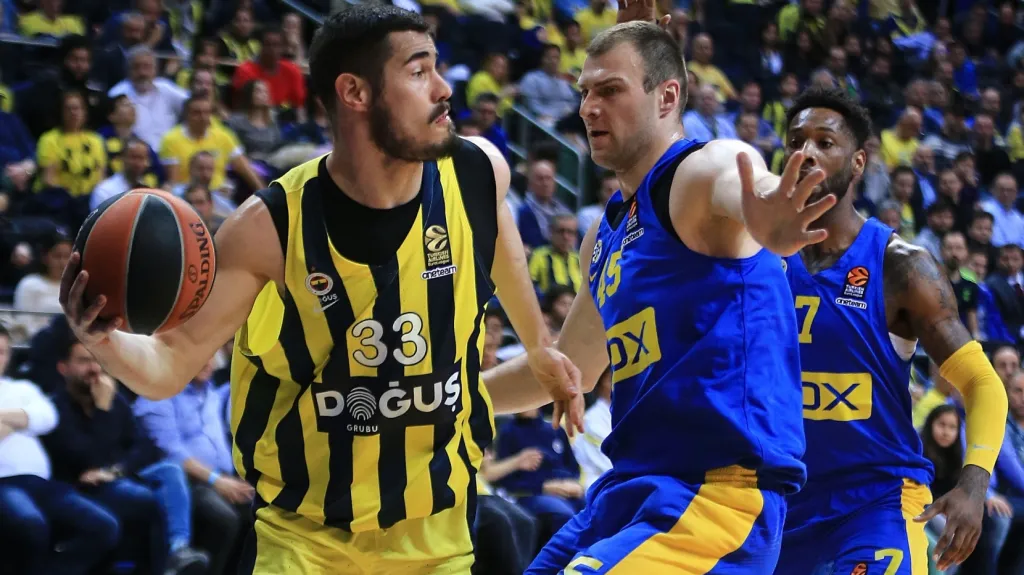 Utkání Euroligy Fenerbahce - Maccabi Tel Aviv