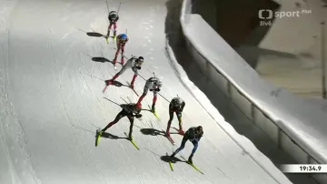 Závěr běhu sdruženářů na 8 km v Otepää