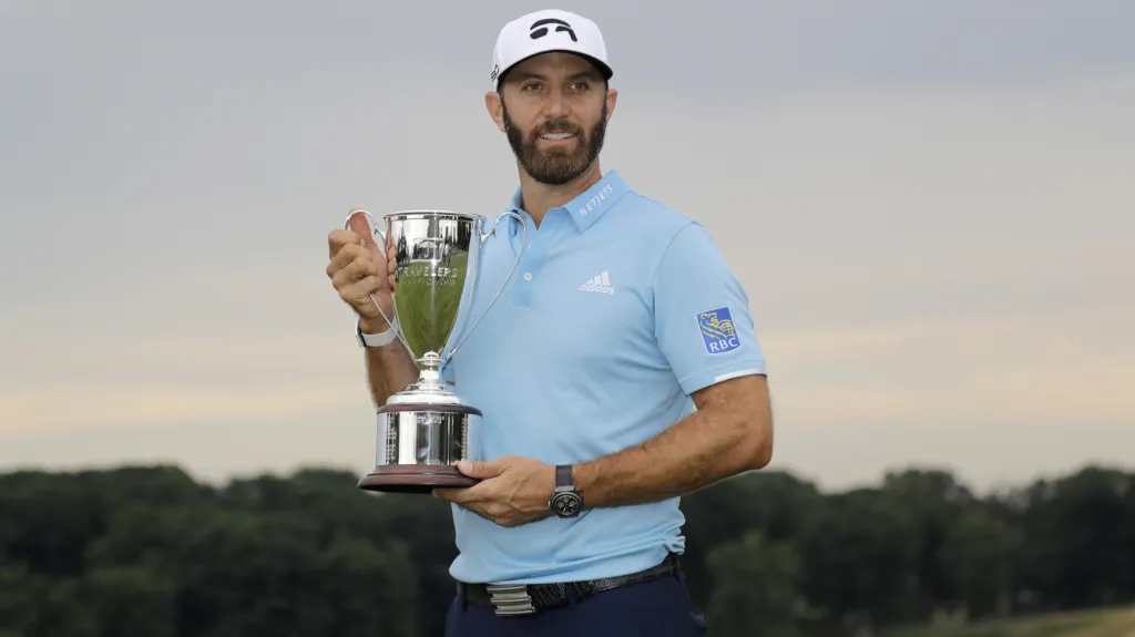 Golfista Dustin Johnson po triumfu v Cromwellu