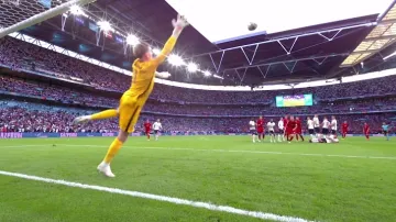 Gól v utkání Anglie - Dánsko: Damsgaard - 0:1 (30. min.)