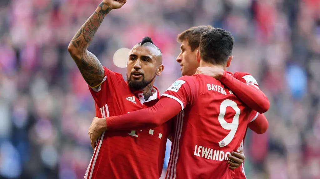 Slavící fotbalisté Bayernu