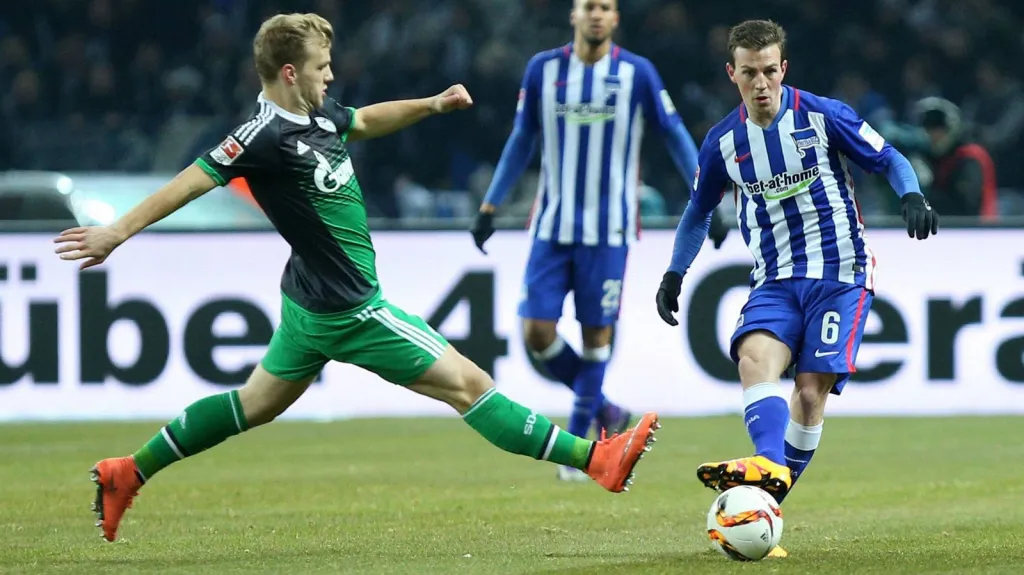 Vladimír Darida v utkání proti Schalke