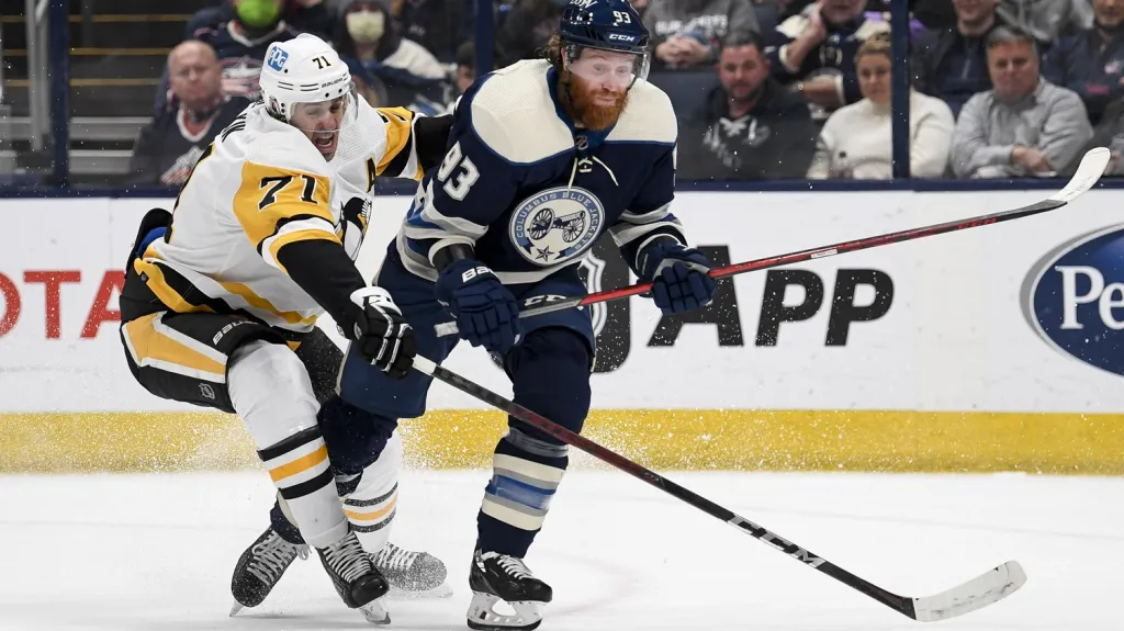 Jakub Voráček v utkání s Pittsburghem