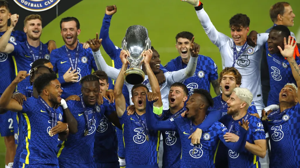 Hráči Chelsea se radují ze zisku Superpoháru UEFA