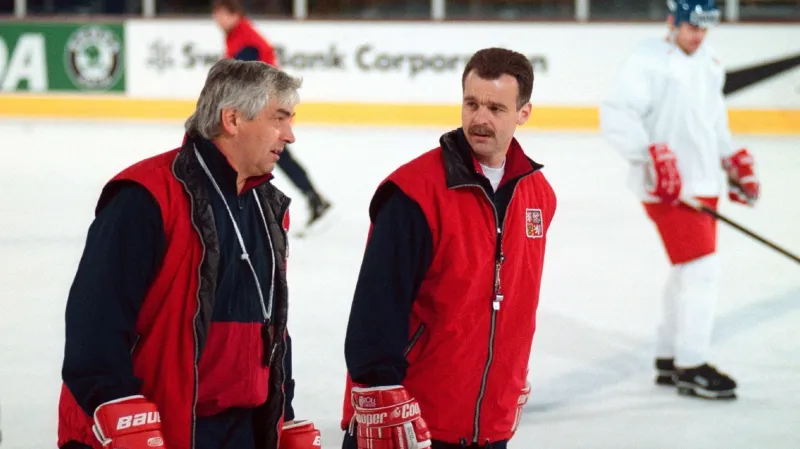 Ivan Hlinka (vlevo) a Slavomír Lener během tréninku české reprezentace