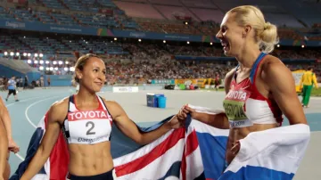 Taťjána Černovová a Jessica Enisová