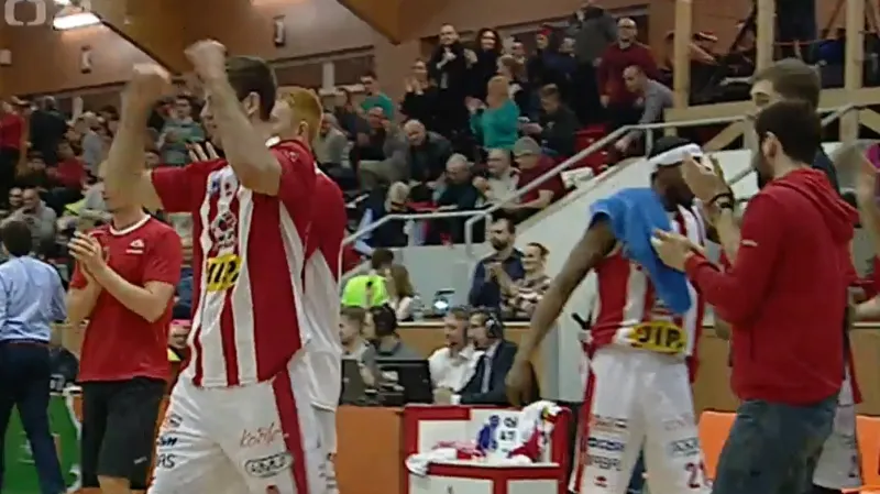 Pardubičtí basketbalisté deklasovali v dohrávce Děčín