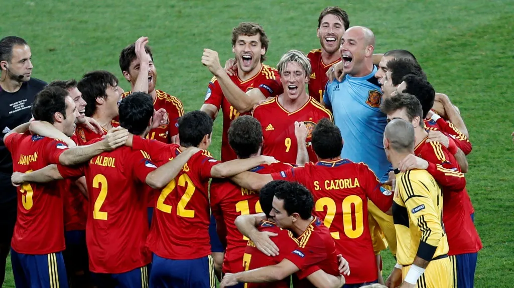 Španělé slaví evropský titul. Opět
