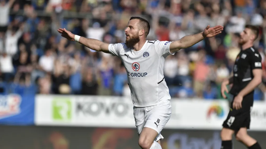 Václav Jurečka ze Slovácka se raduje z gólu
