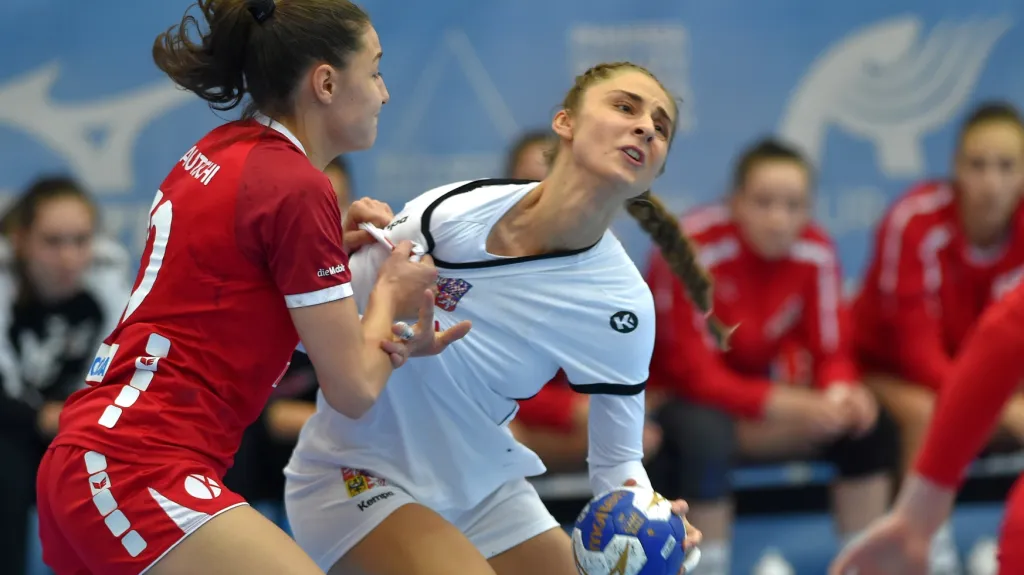 Jana Šustková v utkání proti Švýcarsku